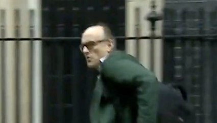 Boris Johnson'un korona testinin pozitif çıktığını öğrenen Baş Danışmanı, Başbakanlık'tan koşarak kaçtı