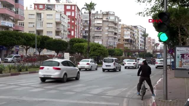ANTALYA Yeşil 'Eve Git' Kırmızı 'Evde Kal'
