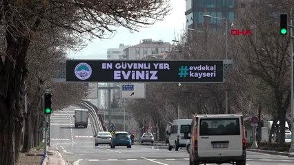 KAYSERİ Trafik lambaları ile 'evde kal' mesajı