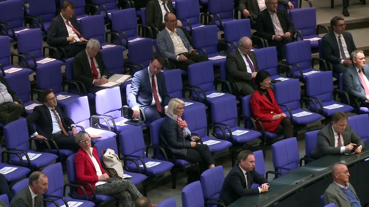 Corona-Krise: Bundesrat billigt milliardenschweres Maßnahmenpaket