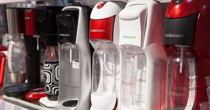 La marque SodaStream dénonce l'utilisation de plastique unique dans une publicité