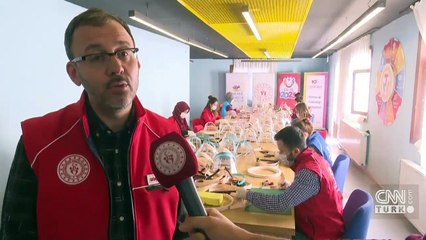 Gençlik merkezinde maske üretimi