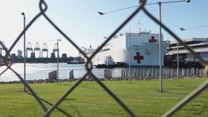 Llega a Los Ángeles un buque hospital con 1.000 camas de apoyo ante COVID-19