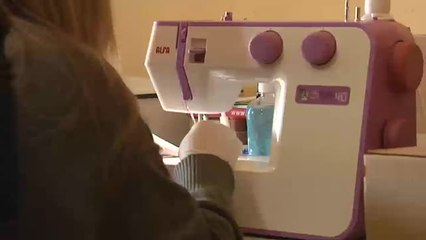 El mundo de la moda arrima el hombro y comienza a fabricar material para los sanitarios