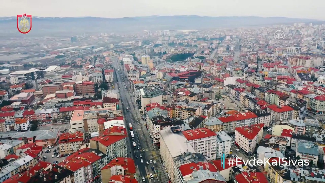 'Bu da gelir bu da geçer' türkülü kliple 'evde...
