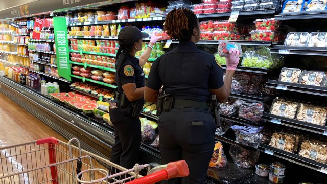 Cops In Florida Are Running Errands For Seniors