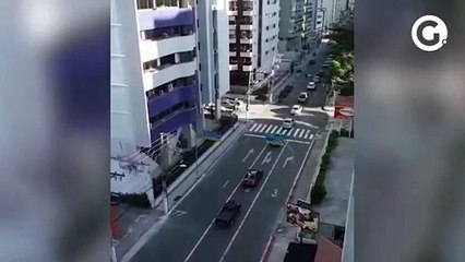 Carreata na Praia da Costa pela abertura do comércio
