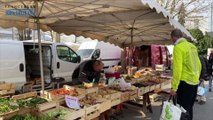 Annecy organise un mini-marché dans la cour d'une école pour aider ses producteurs locaux