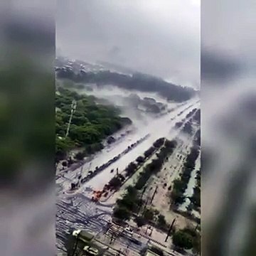 Kashmir Heavy snowfall disrupts electricity supply in Kashmir valley