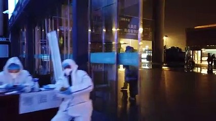 La ciudad china donde se inició el coronavirus empieza a levantar su confinamiento