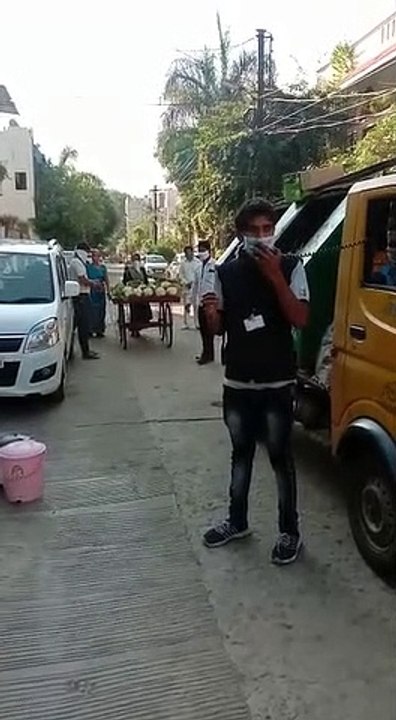 इंदौर हाई रिस्क सिटी, निगम डोर टू डोर भेज रहा आवश्यक सामग्री