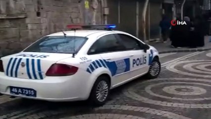 Polisten Suriyelilere ‘korona virüs’ anonsu