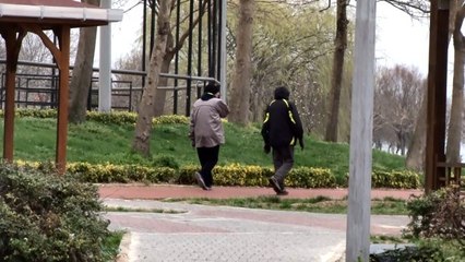 Yasağa rağmen Avcılar Sahili'nde sabah koşuları