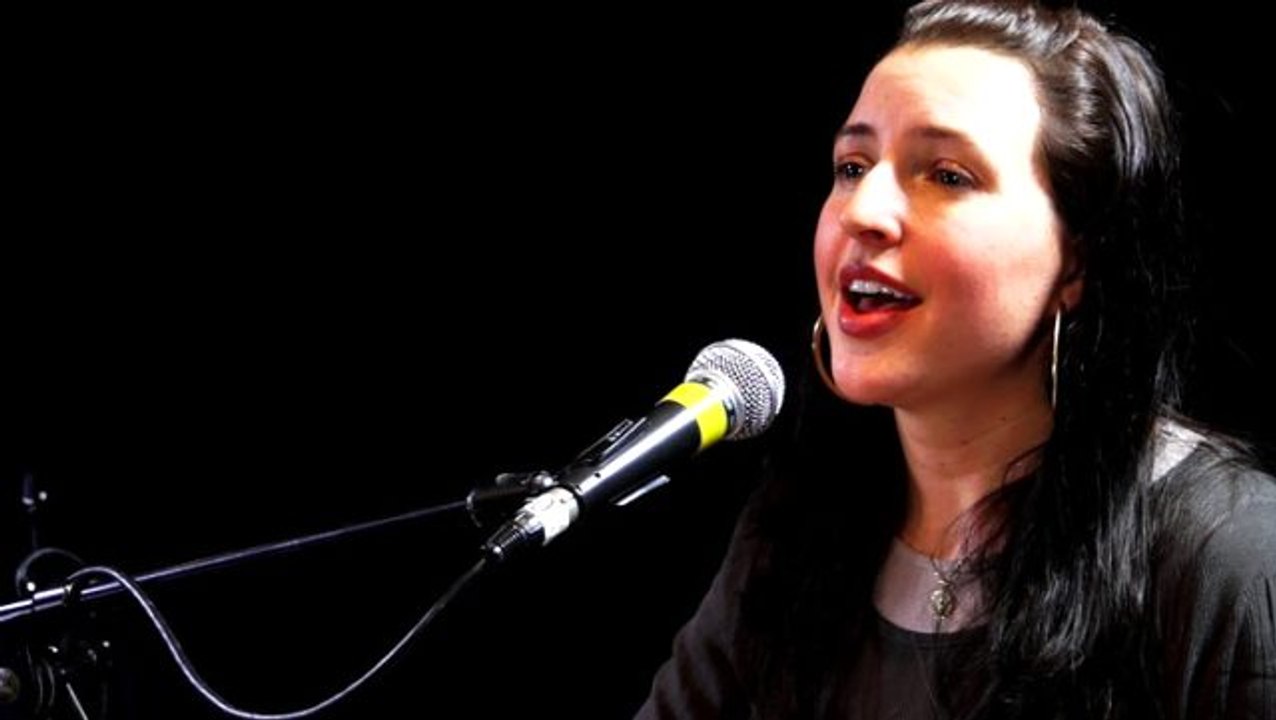 ABD'li şarkıcı Jennifer Grout, Ayet-el Kürsi'yi...