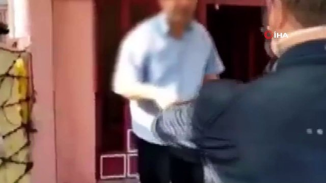 - Konya'da stok yapılan 142 bin adet maske ve eldiven ele geçirildi