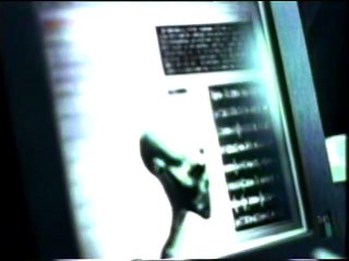 Men in Black (Hombres de negro) - Tráiler original español