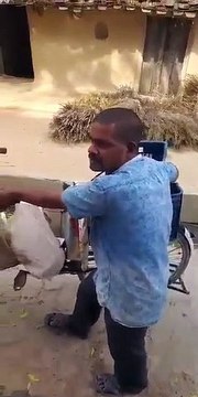 फतेहपुर: ग्राम प्रधान ने अधिक मूल्य पर बेचे मास्क