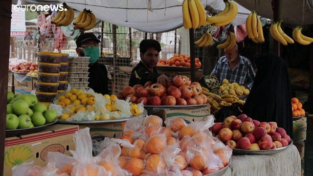 فيديو: عمليات تعقيم واسعة وفرض إغلاق في بغداد منعا لانتشار فيروس كورونا