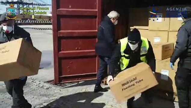 Gioia Tauro (RC) - Requisite 19 tonnellate di materiale sanitario (28.03.20)