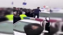 -Çin'in Wuhan Kentinde Halk İsyan Çıkardı, Polise Saldırdı