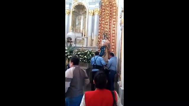 ¡Bajó de su nicho! La Virgen del Rosario recorrió las calles pidiendo fin a la pandemia de Coronavirus