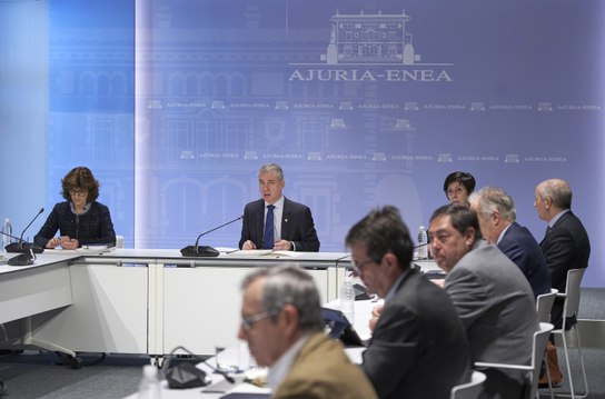 Urkullu llama a la colaboración institucional en los peores momentos de la crisis