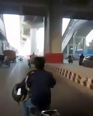 Delhi Horse Race on Traffic Roads