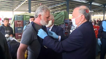 Pazar esnafına önlük dağıtıldı