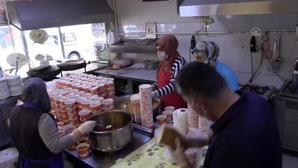 Evde kalan yaşlılara şehitler anısına yemek servisi