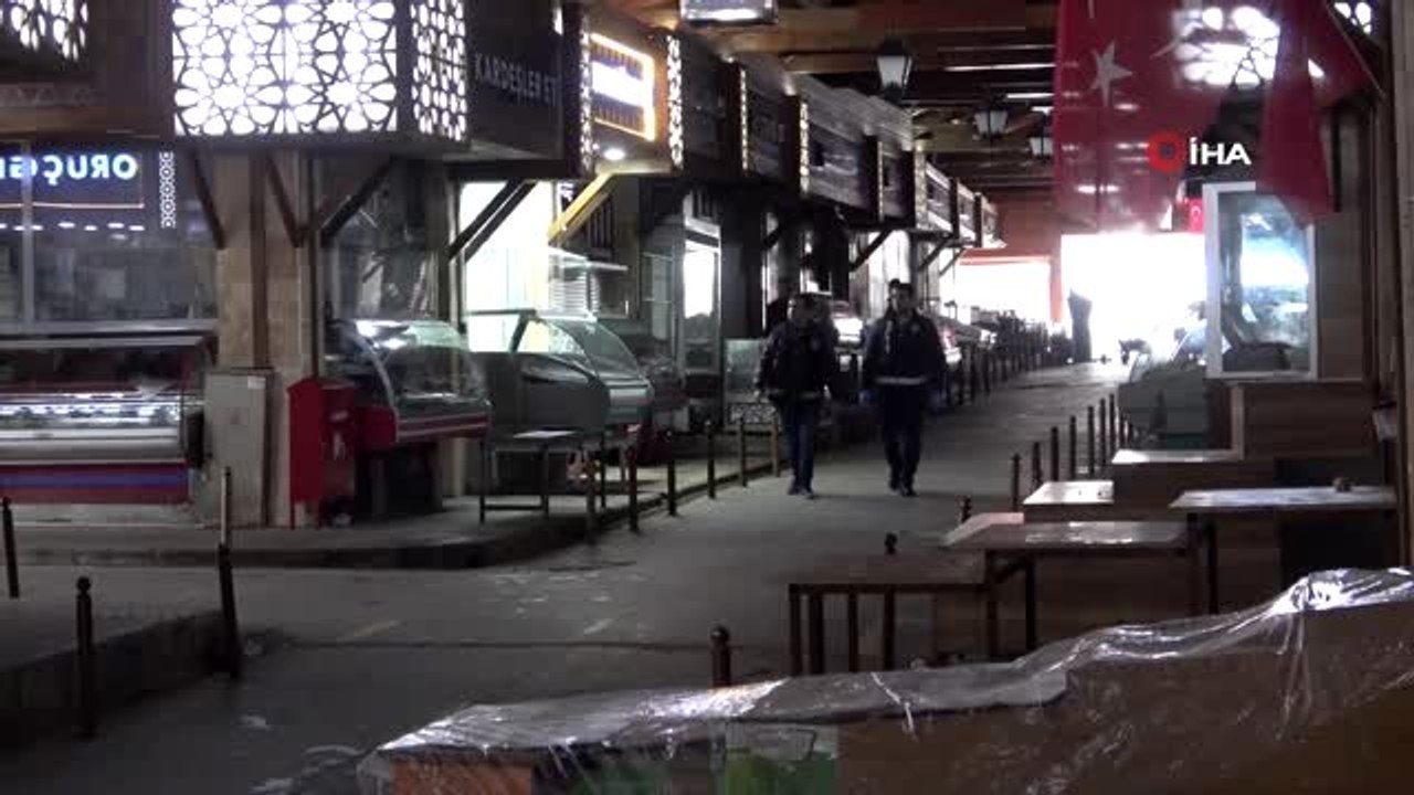 Elazığ'da 92 yıllık kapalı çarşı ilk defa kapandı