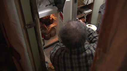 긴급재난 생계지원금 중위소득 이하 가구에 4인 기준 100만원 검토 / YTN