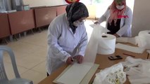 Felahiye'de kadınlarıh ürettiği maskeler ücretsiz dağıtılıyor