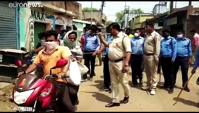 Власти Индии эвакуируют сотни тысяч граждан, заблокированных в столице из-за карантина