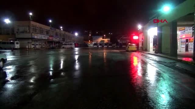 Uşak'ta şehirler arası seferler durduruldu, otobüs terminali sesizliğe büründü