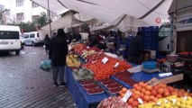 Korona pazarı ve pazarcıları etkiledi...Yasağa rağmen aileler pazara çocukları ile geldi