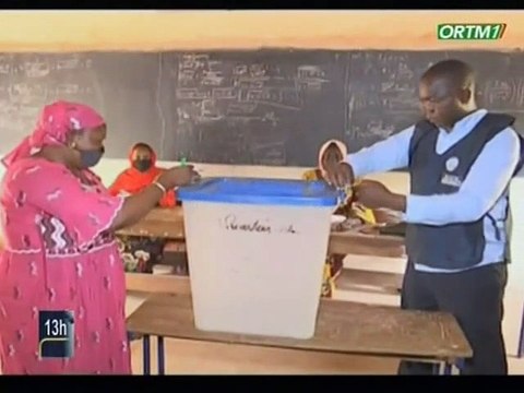 ORTM / Législatives du 29 Mars : L’Inspecteur général Diramou Sissoko gouverneur de le région de Ségou a sillonné quelques bureaux de vote