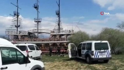 İnsanların gözü önünde kıyafetleri ile yürüyerek girdiği ırmakta boğuldu