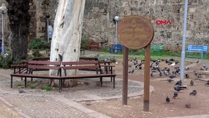 Antalya'da sokaklar bomboş