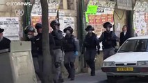 شاهد: متدينون يهود يتحدون كورونا والإغلاق والنتيجة تدخل الشرطة وغرامة 1400 دولار
