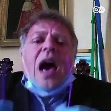 رؤساء بلديات إيطالية ضاق بهم الحال من عدم التزام مواطنيهم لحظر التجوال