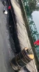 टूटती सडक़ Flood Totally Destroys Indian  Road