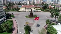 Şehirler arası yolculuğun yasaklanmasının ardından Adana Garı'da kapatıldı