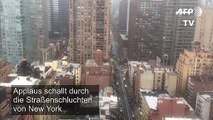 Corona-Krise: New York applaudiert Pflegern und Ärzten