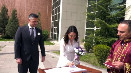 Başkentte koronavirüs nedeniyle bahçede nikah dönemi - ANKARA