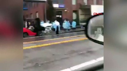 New York´ta koronavirüsten ölenler mobil morglara taşındı