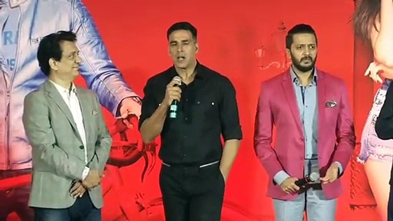 OMG ! Akshay Kumar CRIES In Public At His Film's Success Party Housefull 3 Throwback