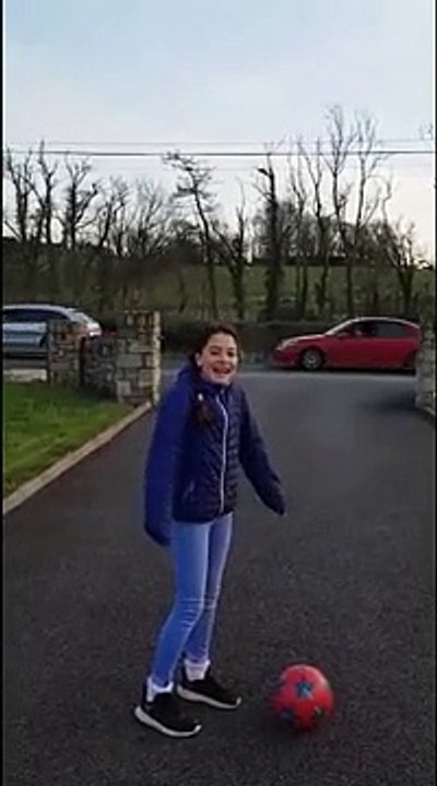 Pais encontram forma de celebrar aniversário da filha durante isolamento