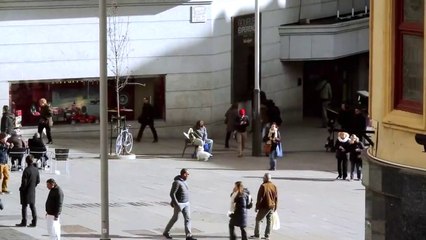Cristiano Ronaldo surprises a kid on a Madrid's street 2015 [FULL VIDEO]