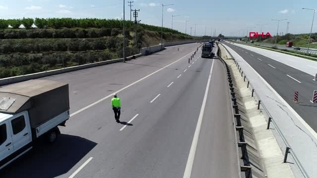 Adana'da polis otoyolda koronavirüs denetimlerini arttırdı