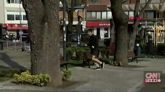 Yasağa rağmen oltayı alıp sahile gittiler